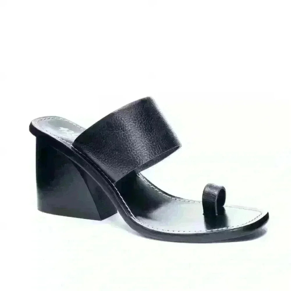 42 Gold Eedie Casual Leather Sandals